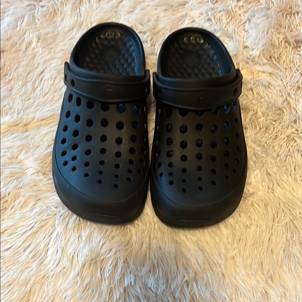 Black Clogs joybees